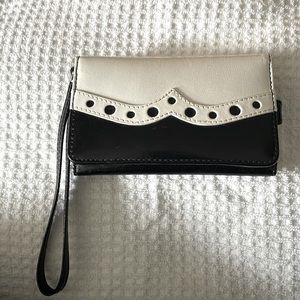 Hobo wristlet like new!